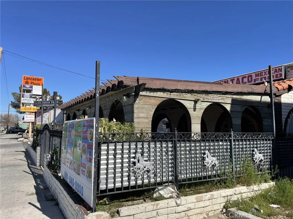 45216 10th St W, Lancaster, CA 93534