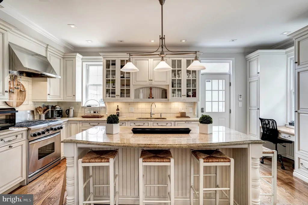 Additional image 3 of 2243 NW 40th Street NW, Washington, DC 20007