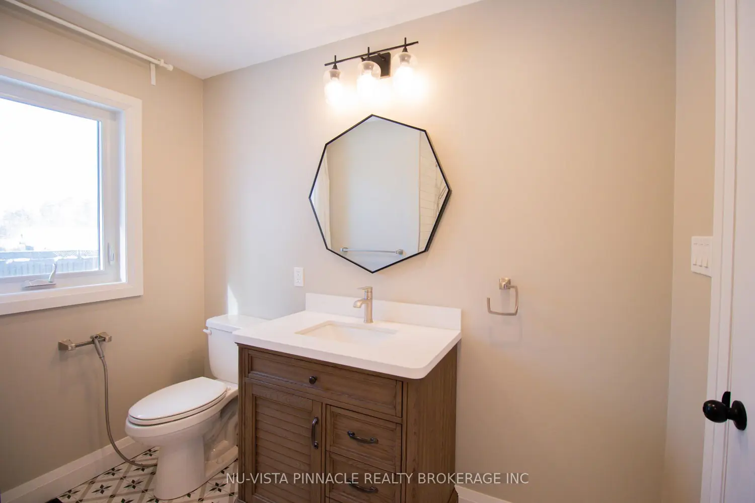 Additional image 10 of 7142 Highway 7