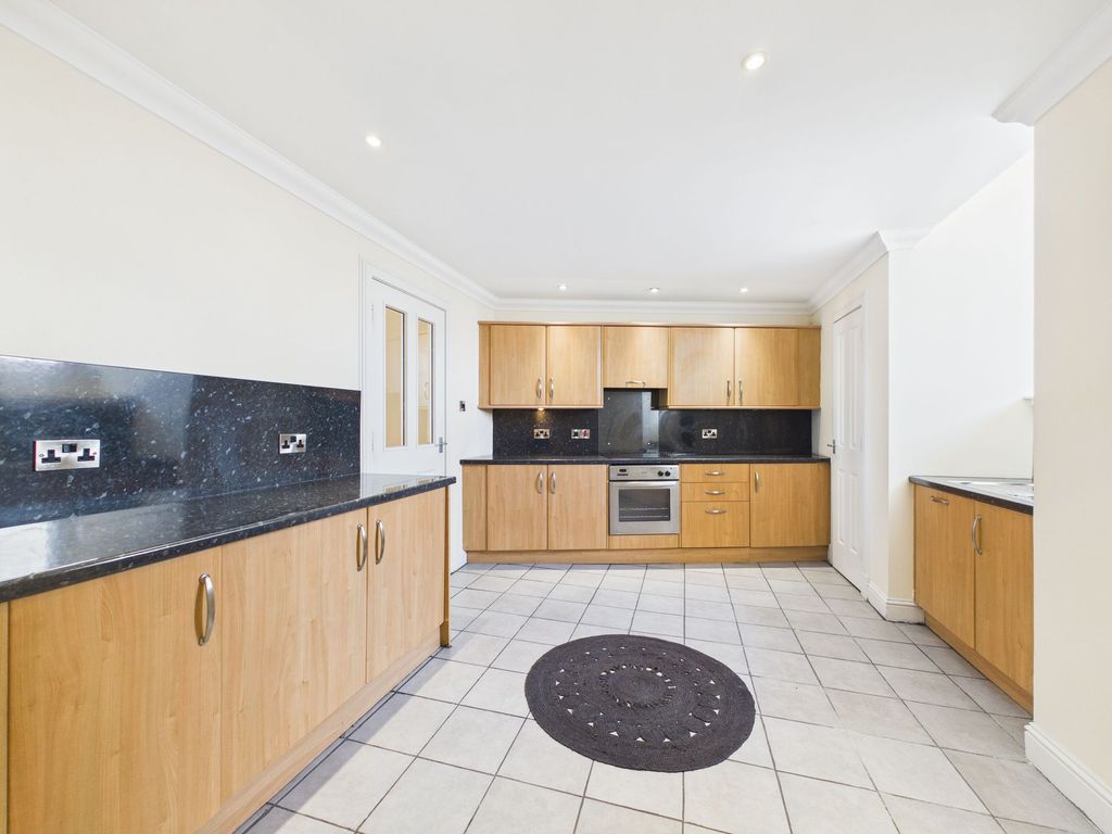 2 bed flat for sale1 Castlegate, Lanark ML11 photo 4