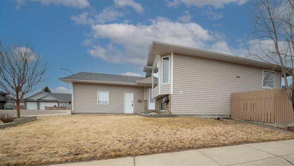 Additional image 2 of 661 Spruce Way SE, Medicine Hat, AB, T1B4L4