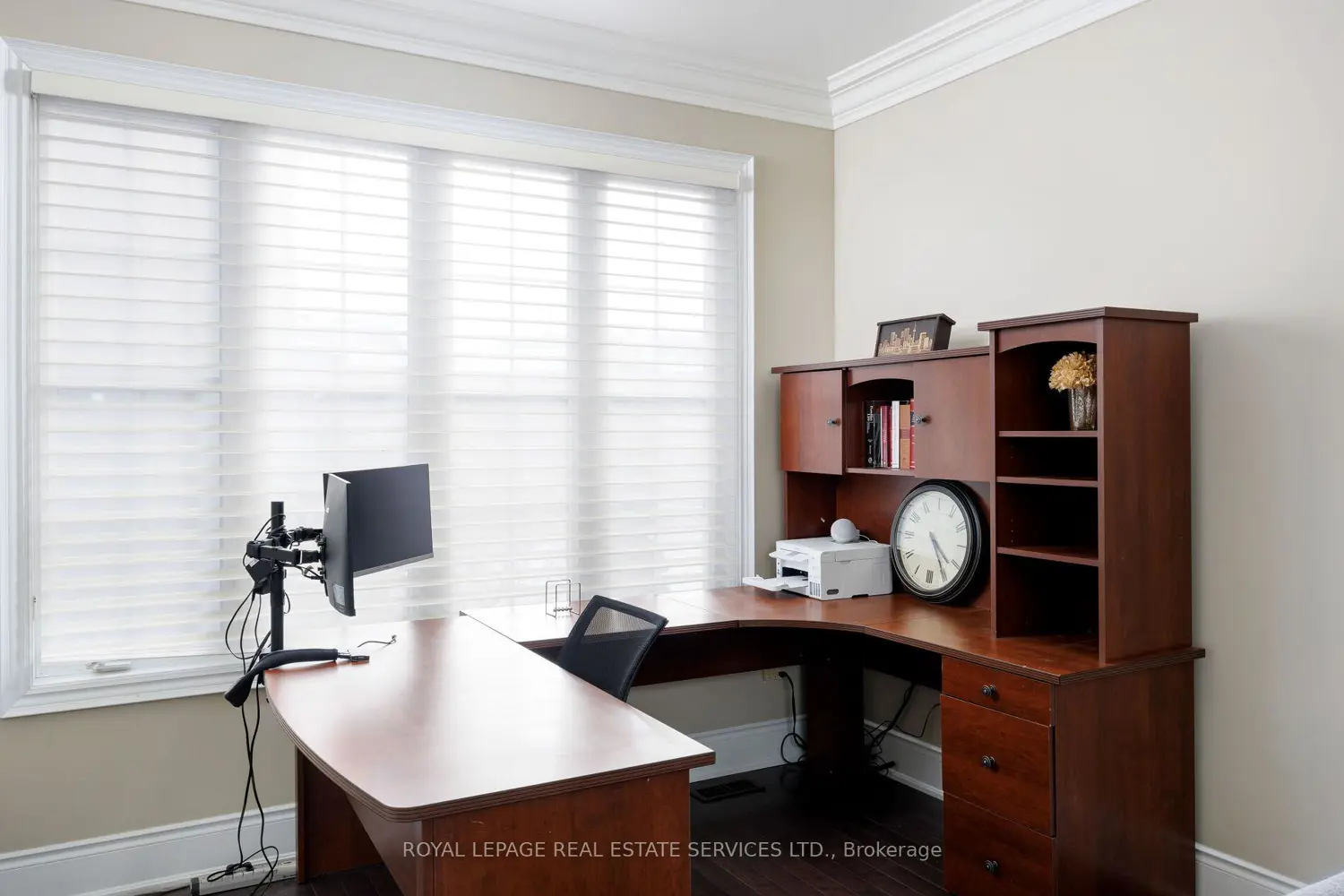 125 Paliser Court photo 5