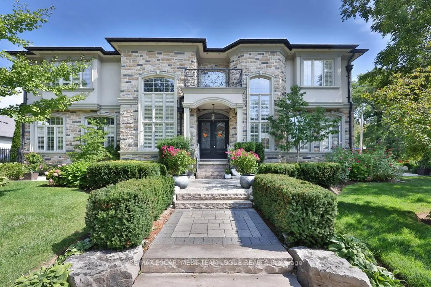 2229 Lakeshore Road