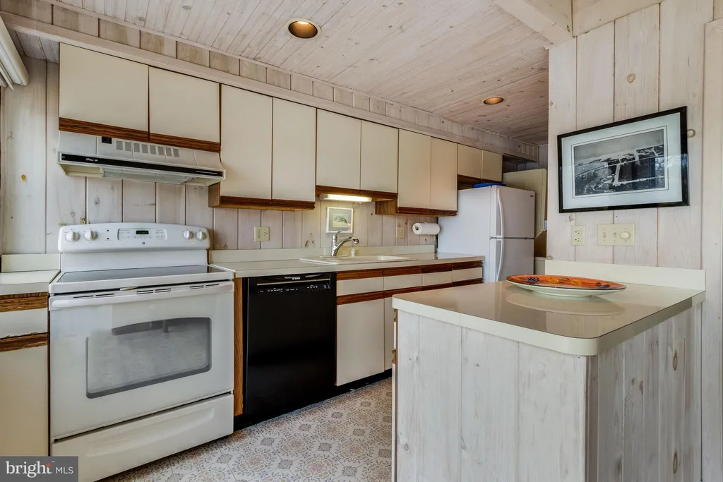 Additional image 30 of 121 Chesapeake Street Unit 2, Dewey Beach, DE 19971