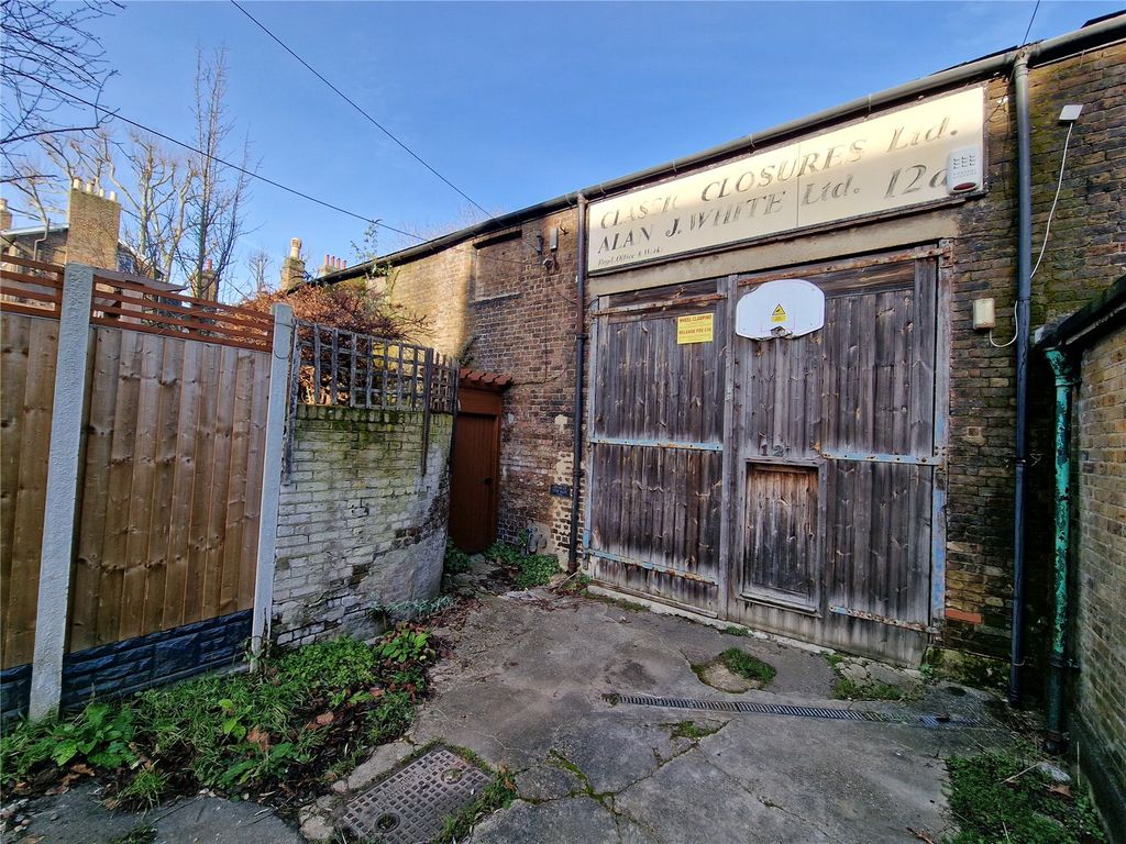 Land for saleEton Grove, London SE13