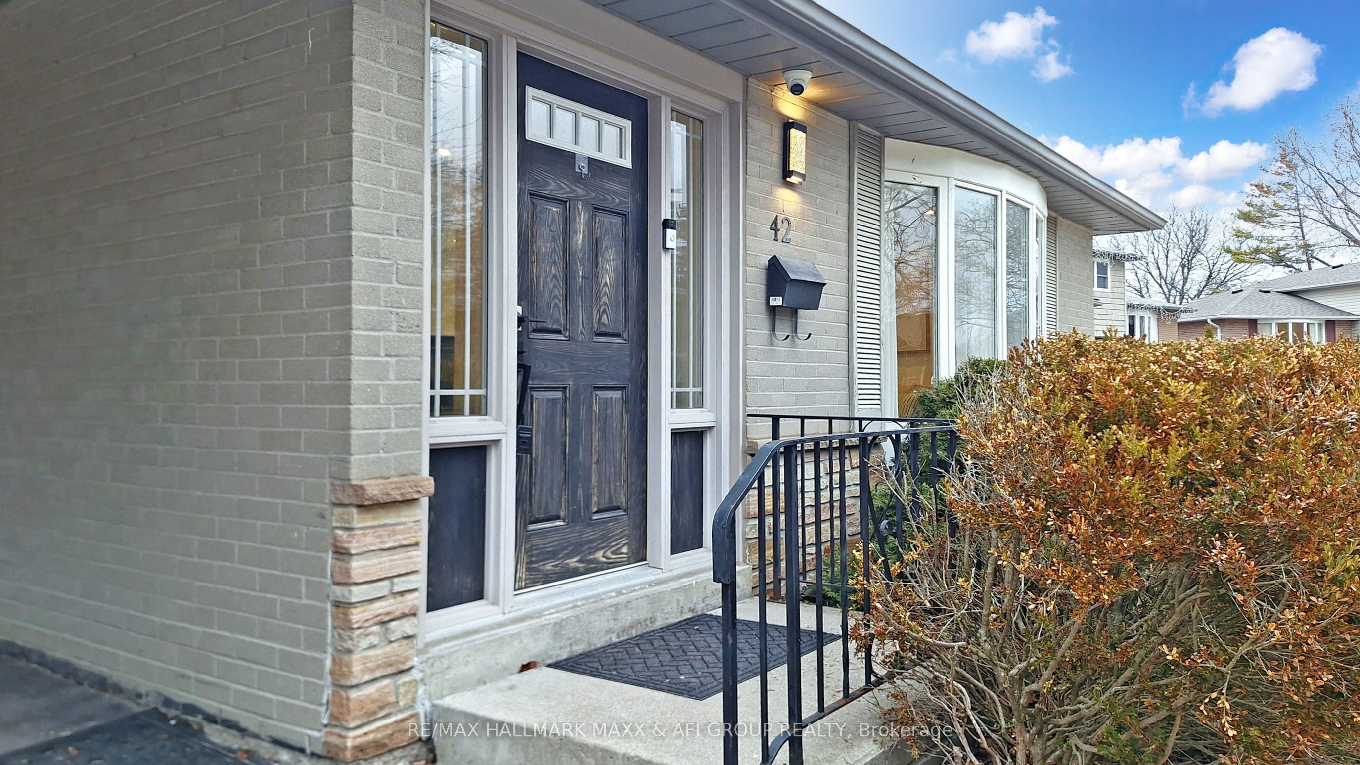 Additional image 2 of 42 Devins Drive, Aurora, ON, L4G 2Z1