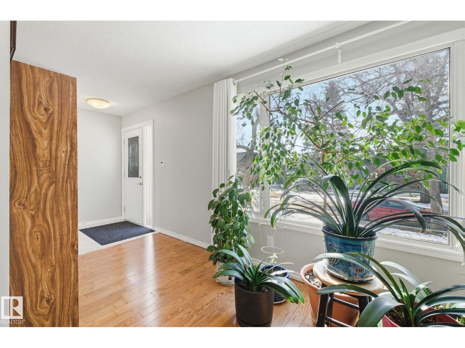 Additional image 3 of 11915 92 Street NW, Edmonton, AB, T5G1A7