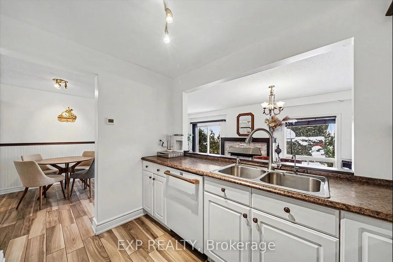 Additional image 4 of 1145 D'erable Place 100