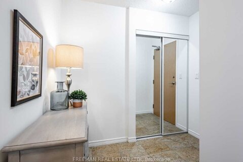 Additional image 8 of 1201-736 Spadina Avenue, Toronto, ON, M5S 2J6