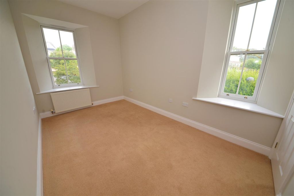 Additional image 5 of 2 bed flat for saleNarberth Road, Tenby SA70