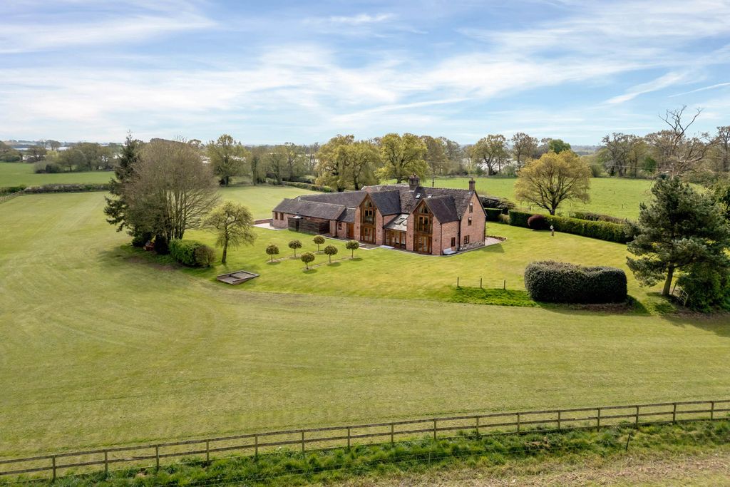 6 bed detached house for saleGrange Road, Knightley, Stafford, Staffordshire ST20