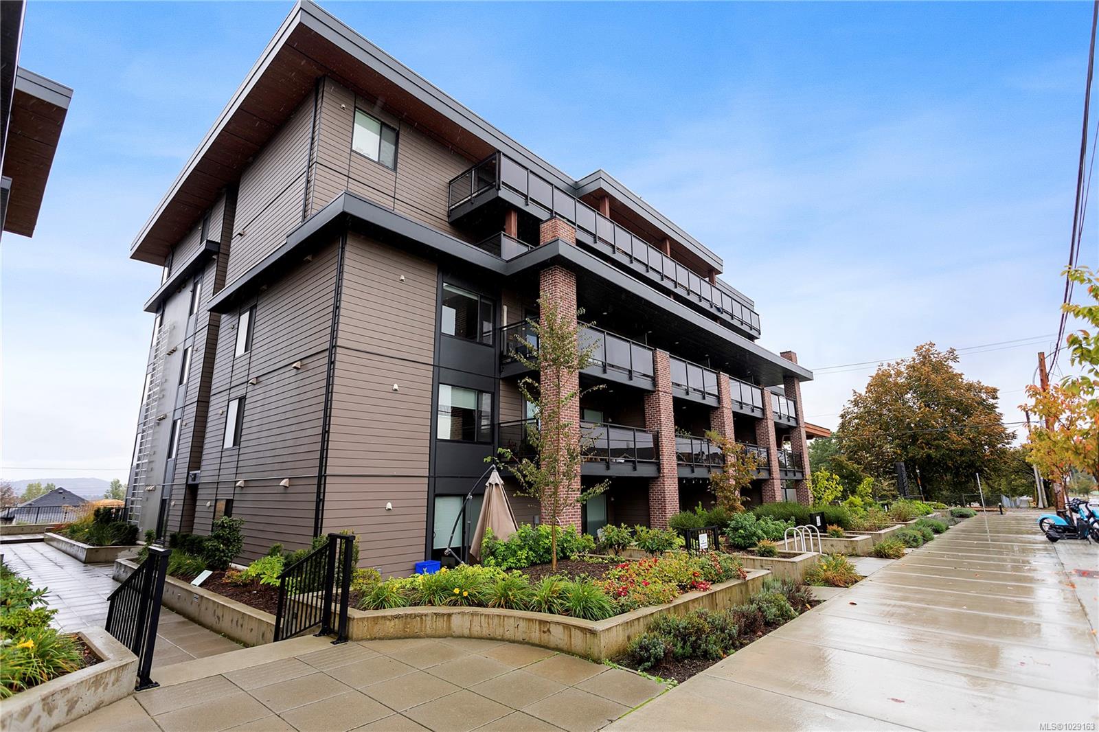 103-147 Haliburton Street, Nanaimo, BC, V9R 4V9