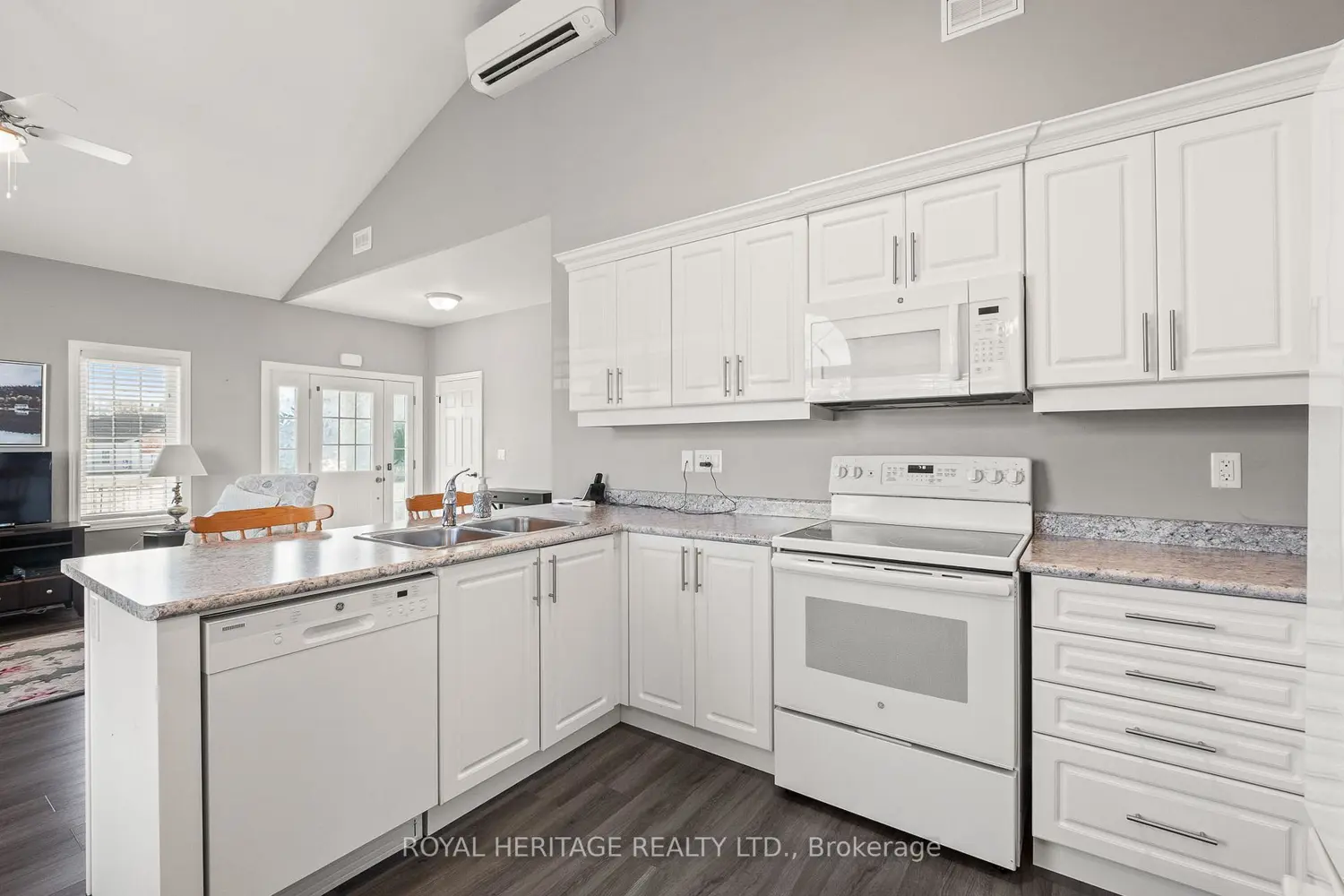 Additional image 11 of 300 Croft Street 2001