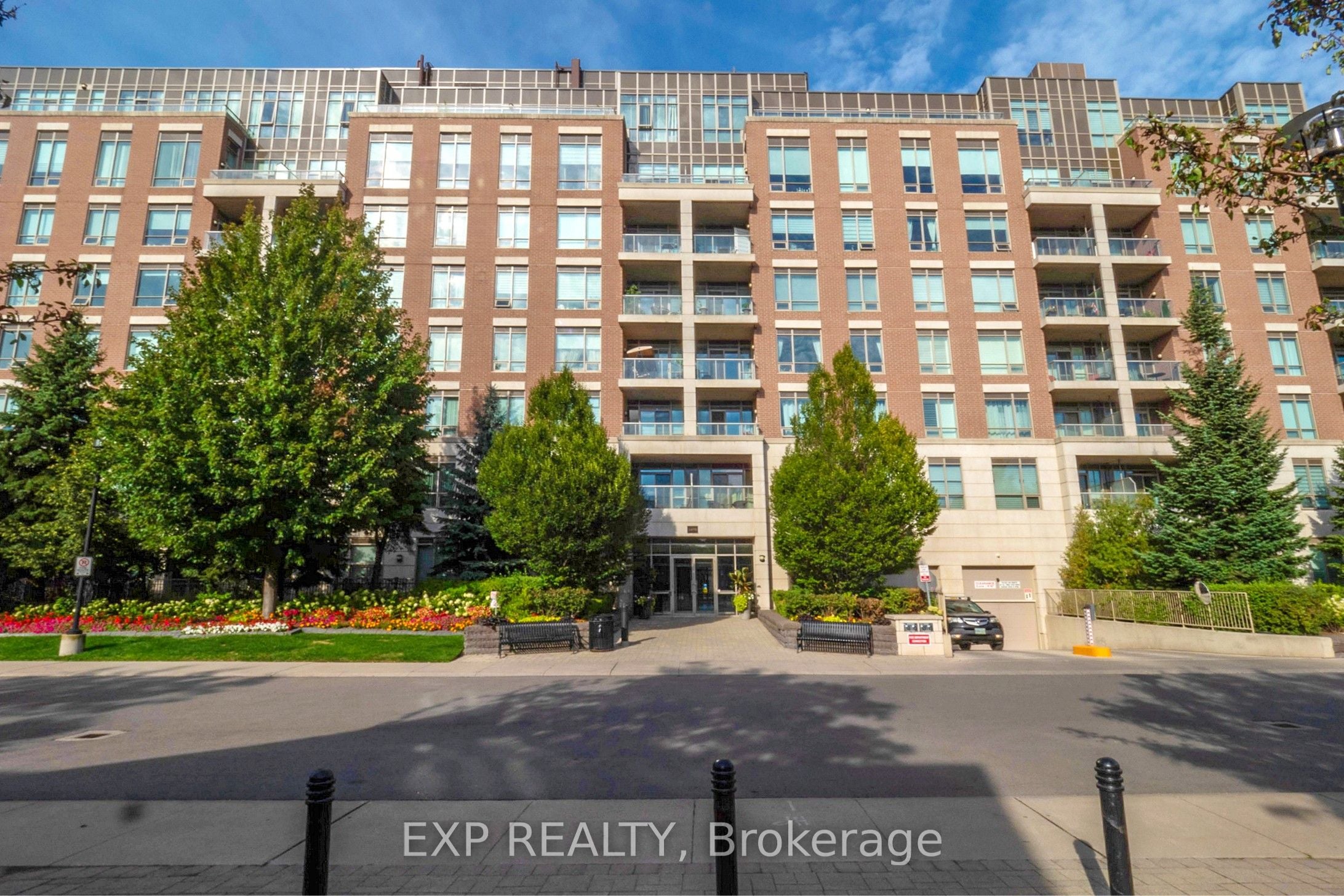 Additional image 4 of 201-2470 Prince Michael Drive, Oakville, ON, L6H 0G9