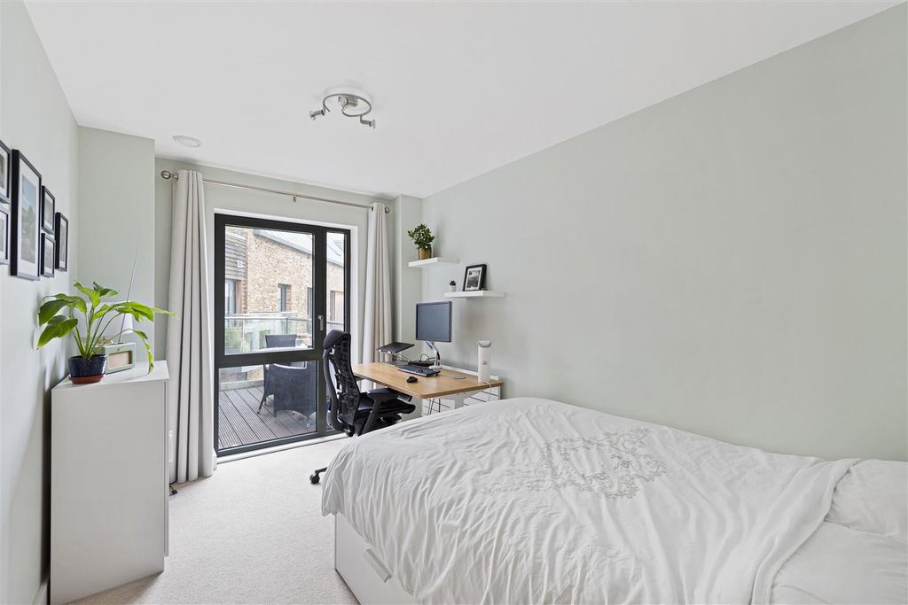 2 bed flat for saleGaol Ferry Steps, Whapping Wharf BS1 photo 5