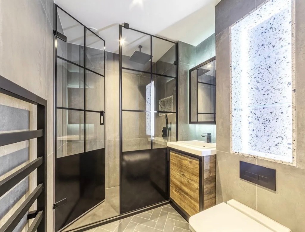 Additional image 3 of Studio Flat, Hewett Street, EC2A, N1 7GU