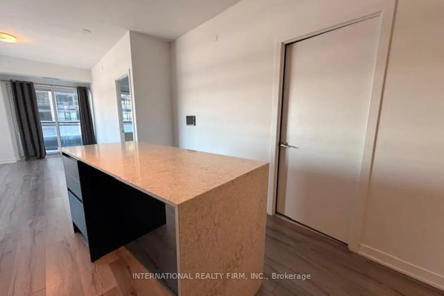 Additional image 8 of 395 Dundas Street 318