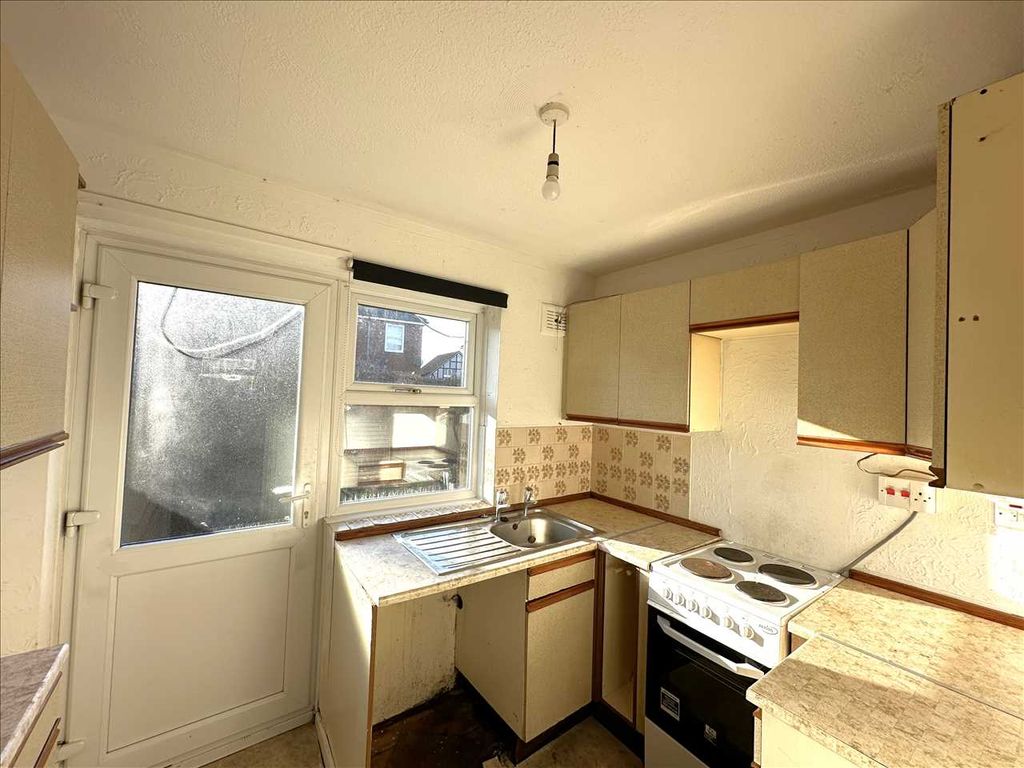 Additional image 4 of 2 bed flat for saleKensington Road, Scunthorpe DN15