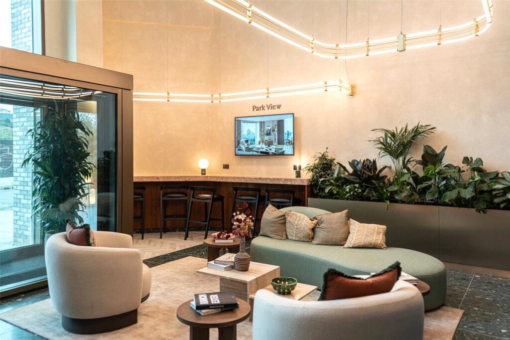 2 Bed Flat, Dantzic Street, M4, N1 7GU