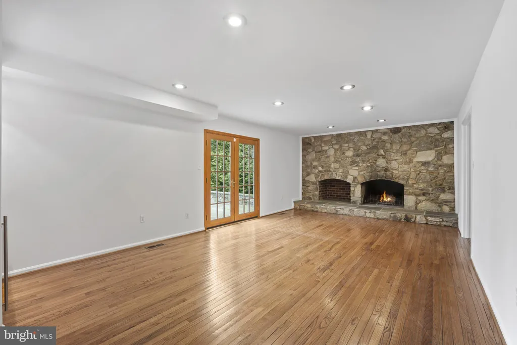 Additional image 11 of 7425 Royal Dominion Drive, Bethesda, MD 20817