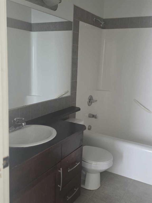 Additional image 5 of 210 Saddlebrook Way NE, Calgary, AB, T3J 0B5