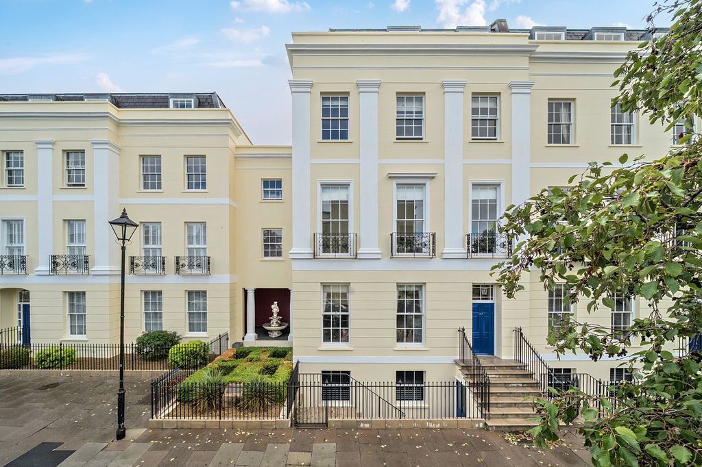 3 bed flat for saleImperial Square, Cheltenham GL50