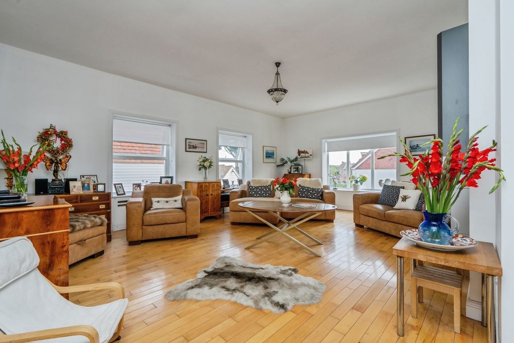 Additional image 2 of 3 bed maisonette for saleLangstone High Street, Havant, Hampshire PO9