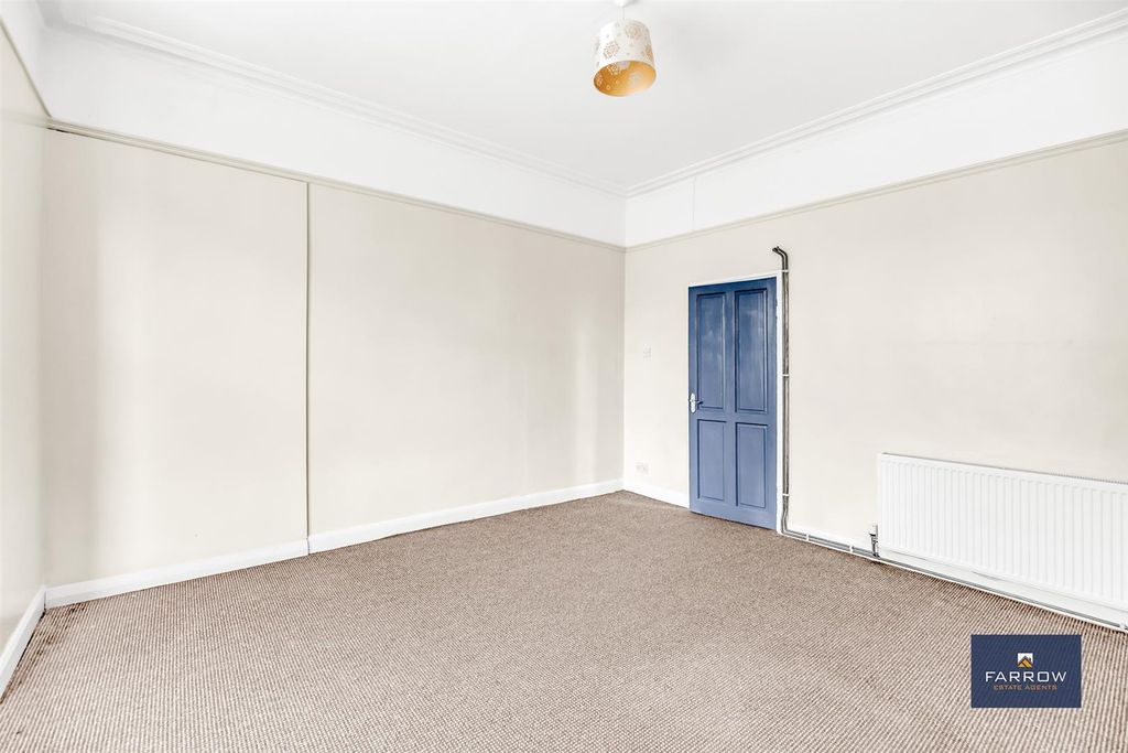 2 bed flat for saleWelholme Road, Grimsby DN32 photo 3