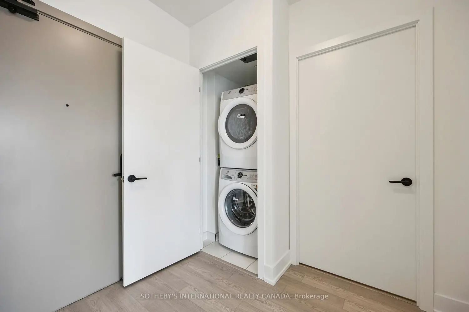 Additional image 13 of 2075 King Road 405