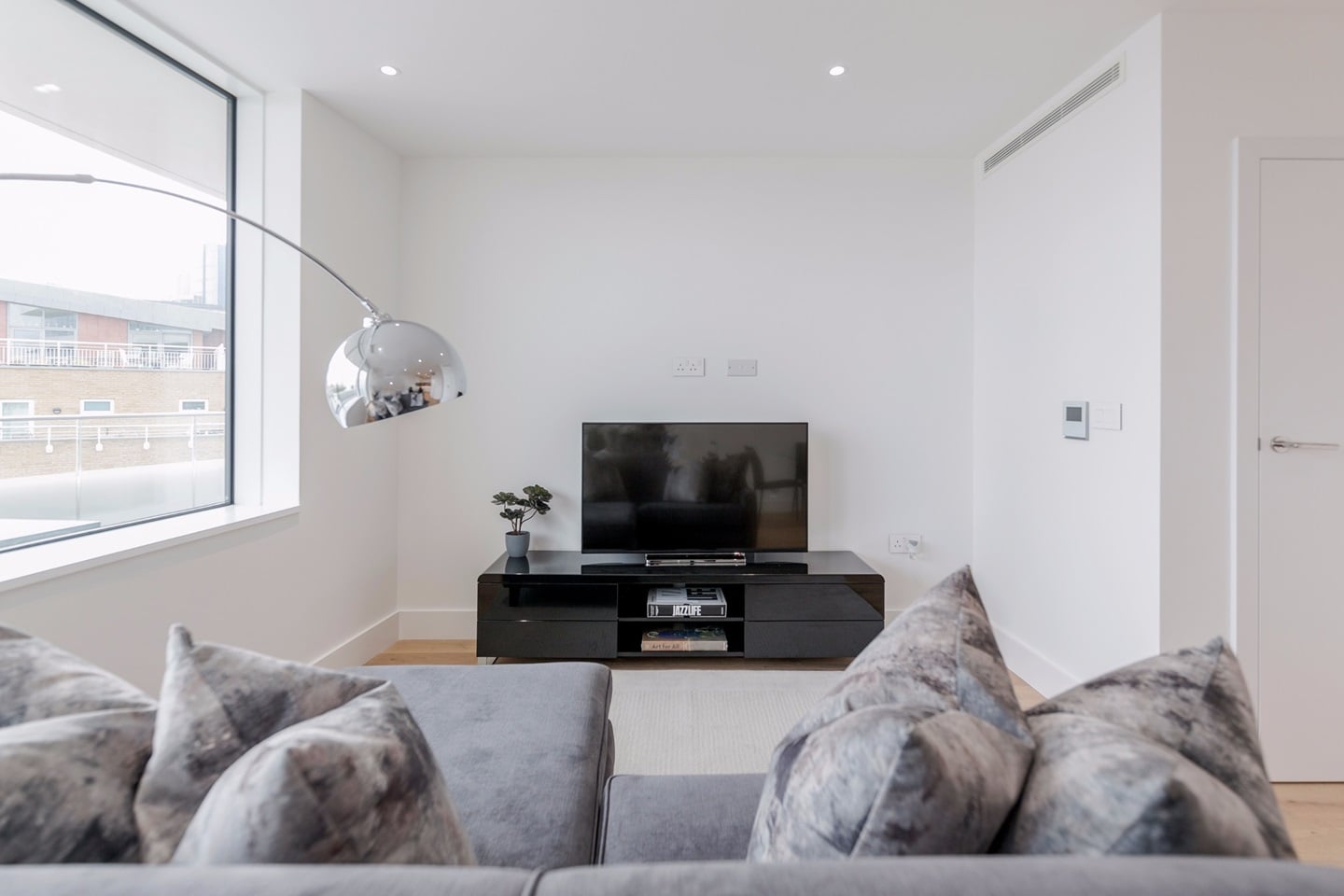 Additional image 9 of 1 Bed Flat, Lombard Road, SW11, N1 7GU