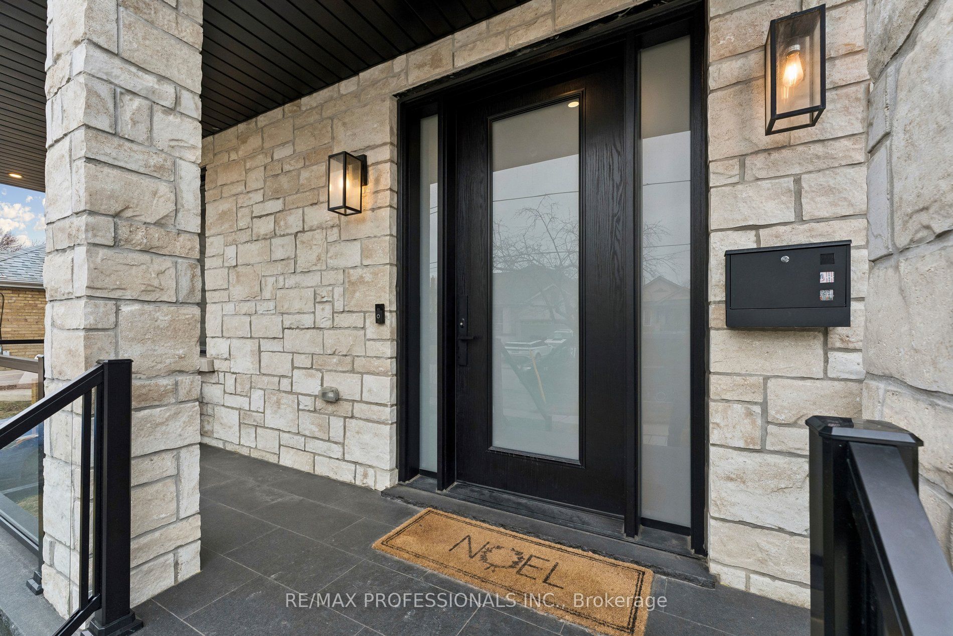 Additional image 3 of 7 Ranwood Drive, Toronto, ON, M9N 3E8