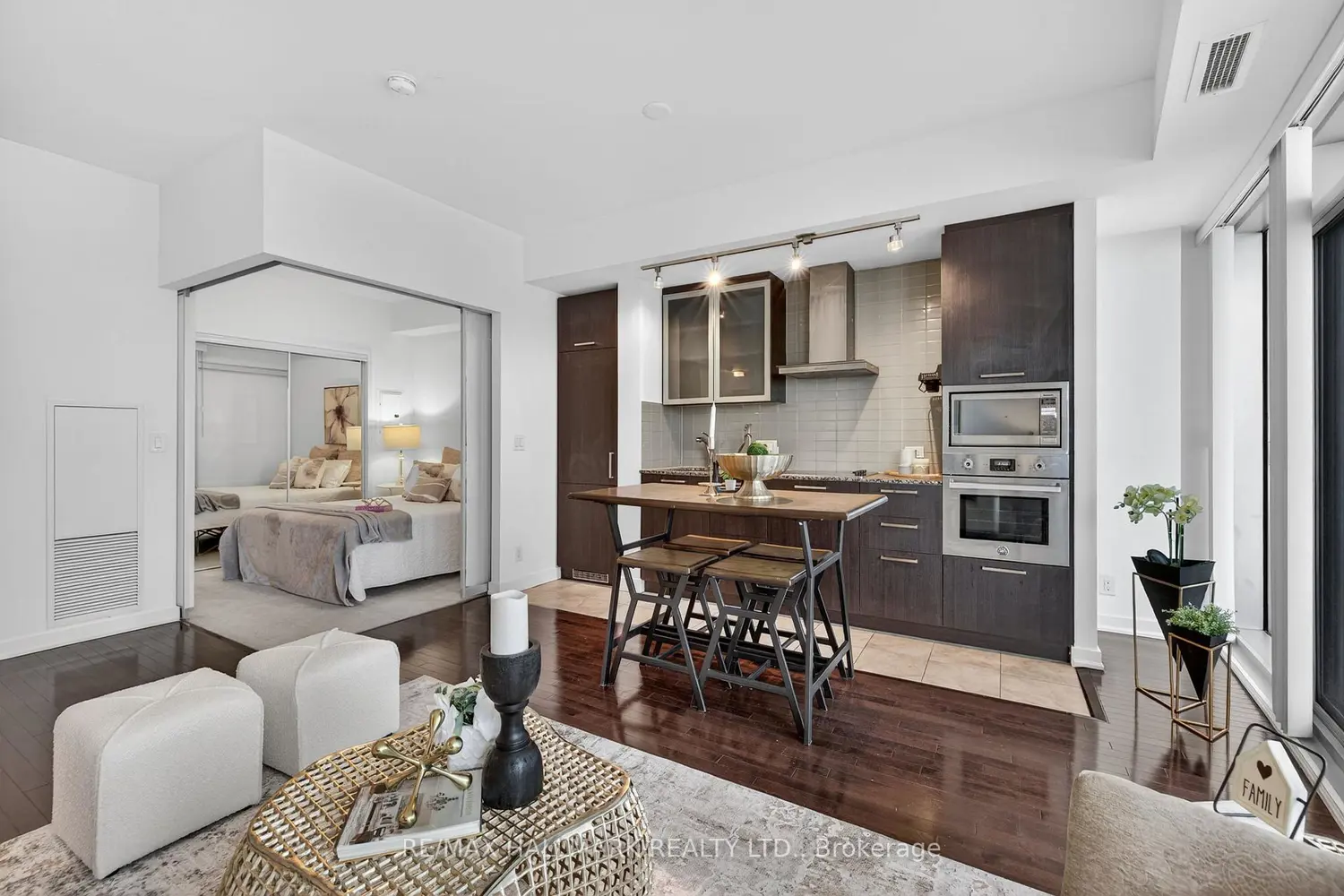 Primary image of 14 York Street 2301