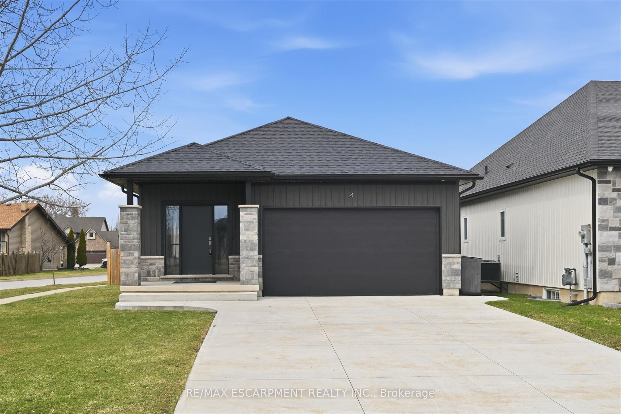 4 Harvard Court, Welland, ON, L3B 6E7