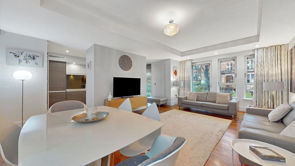 Additional image 3 of 2 bed flat for saleHughenden Road, Hughenden G12