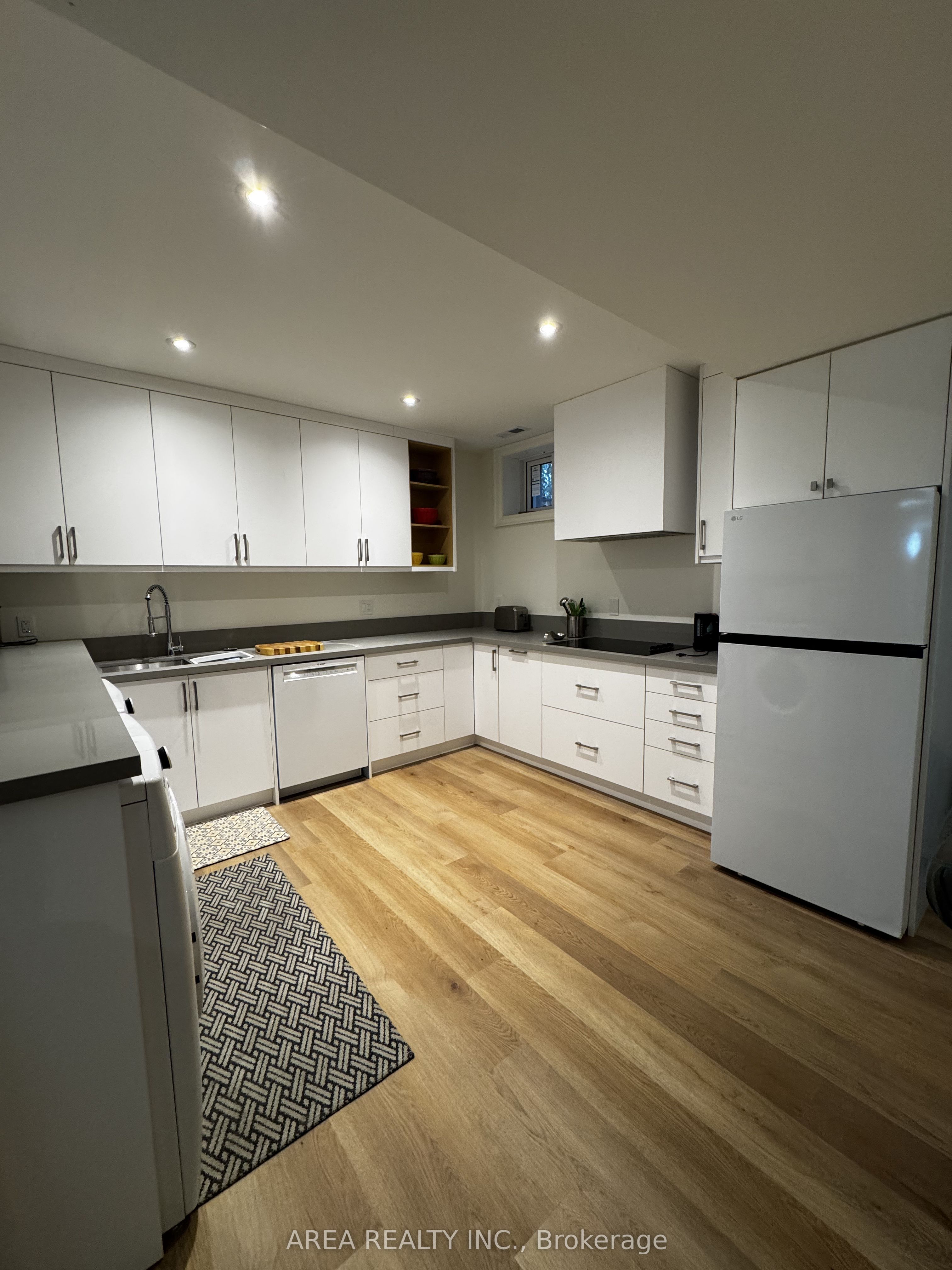 Additional image 4 of Lower-1413 Queen Victoria Avenue, Mississauga, ON, L5H 3H2