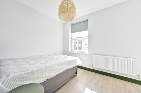 Clapham High Street, Clapham High Street, London SW4, Room to rent