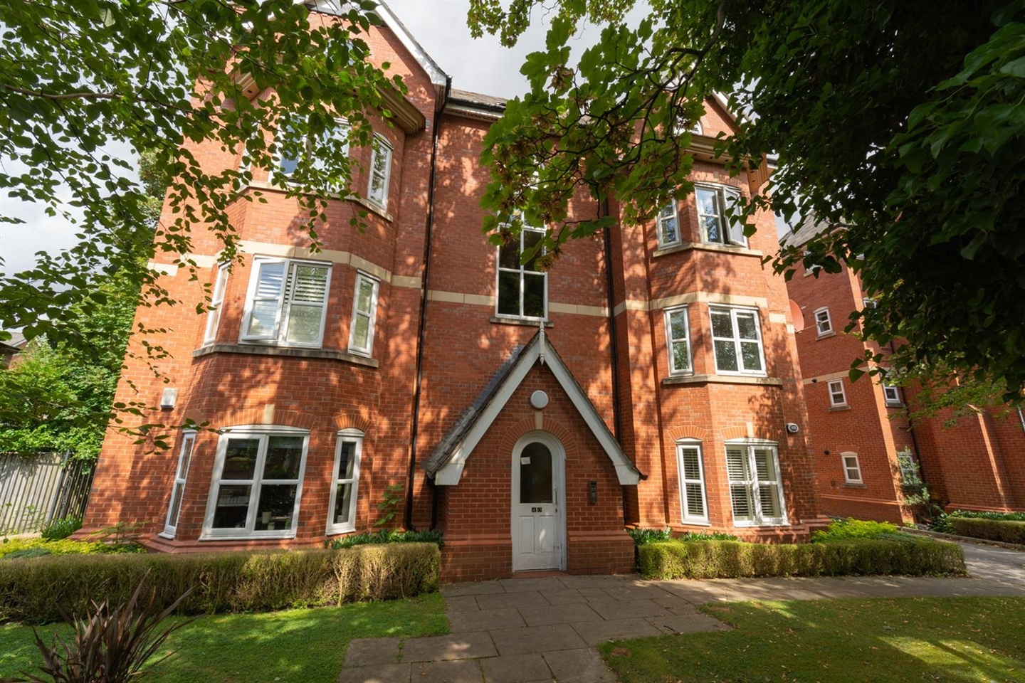 2 Bed Flat, Stanley Road, M16, N1 7GU