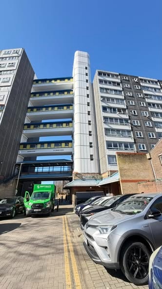 Studio Flat, Arthur Court, SW11, SW11 5JB