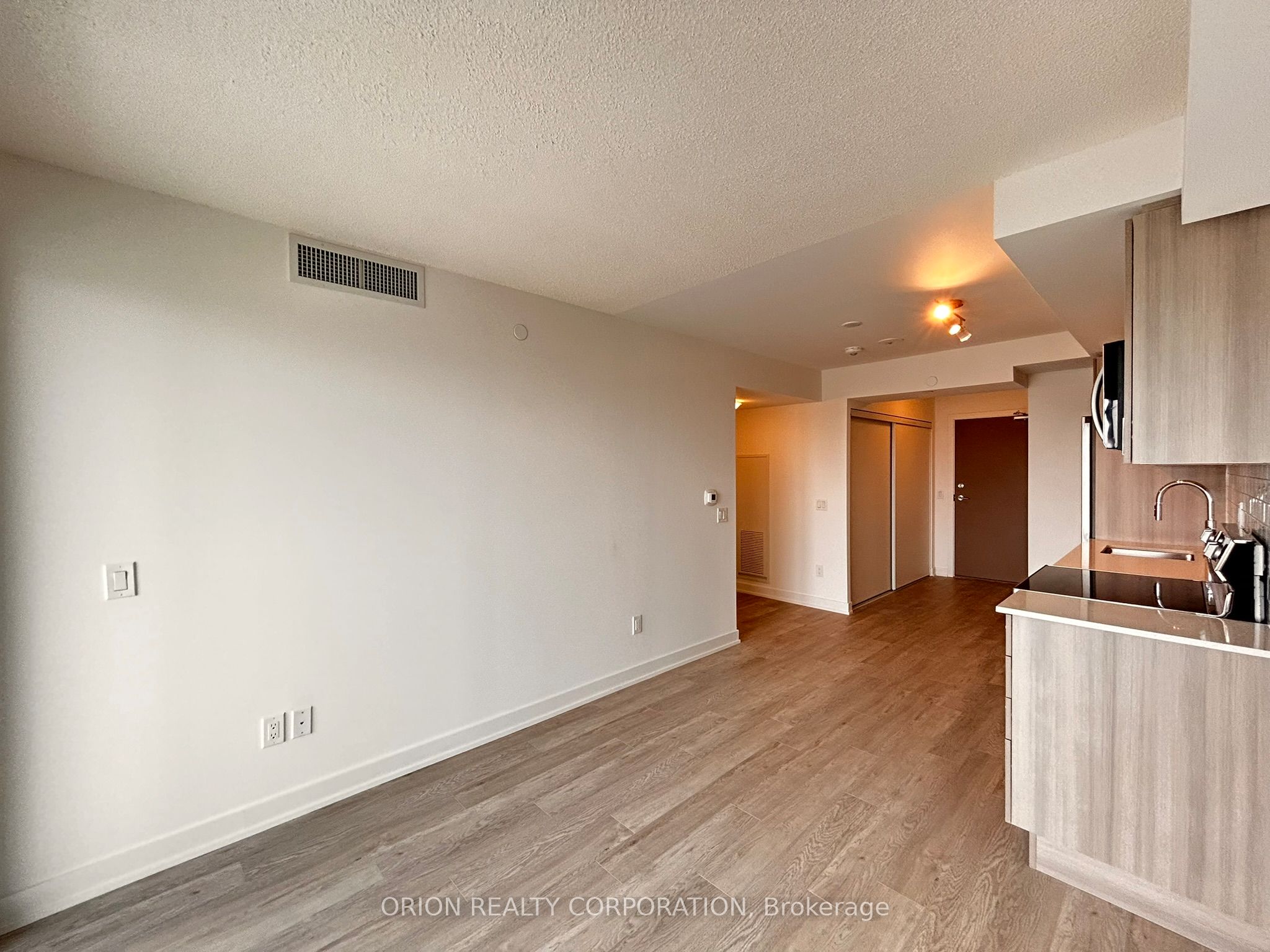Additional image 5 of 2404-1010 Sandy Beach Road, Pickering, ON, L1W 0C7