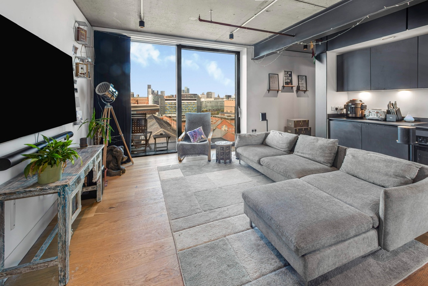 Additional image 4 of 2 Bed Penthouse, Chapeltown Street, M1, N1 7GU