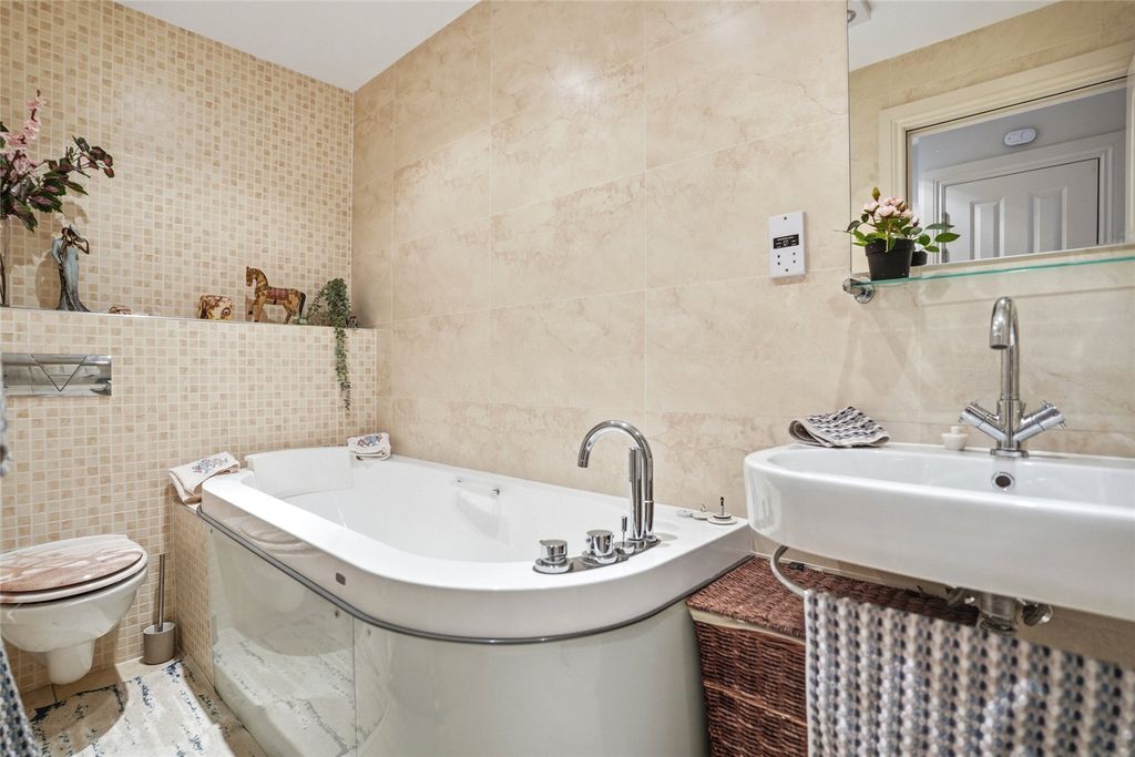 Additional image 11 of 3 bed flat for saleWinton Drive, Glasgow, Glasgow City G12