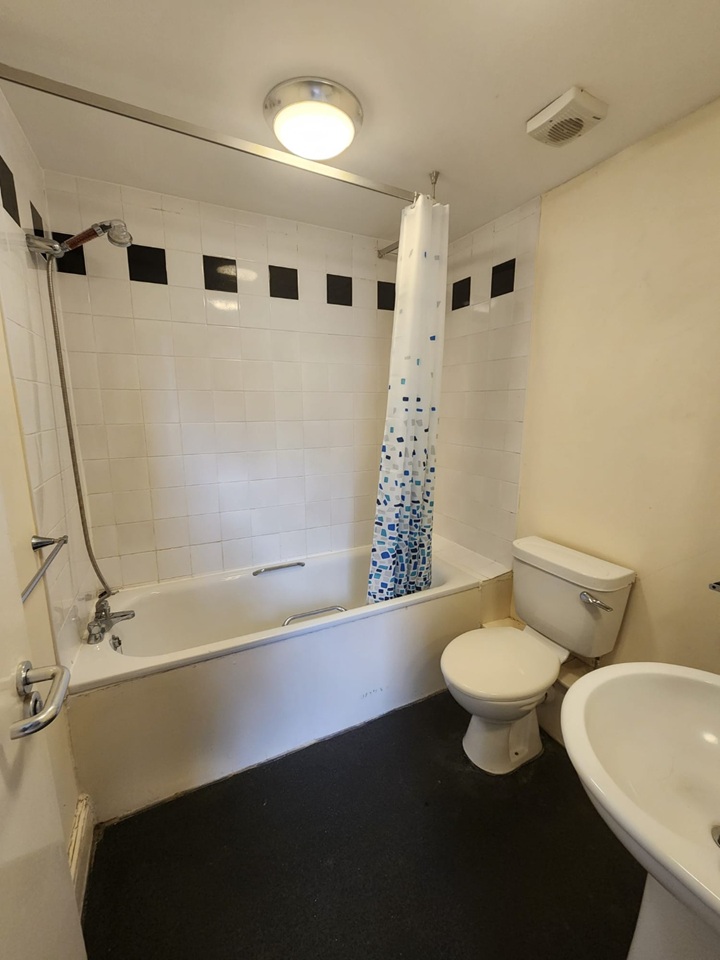 Additional image 5 of Studio Flat, Englands Lane, NW3, N1 7GU