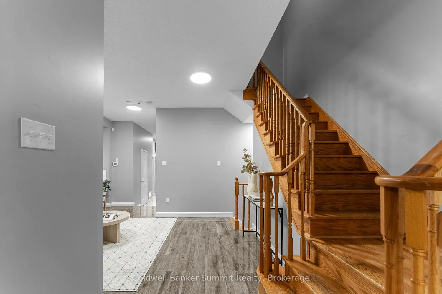150 Laramie Crescent photo 3