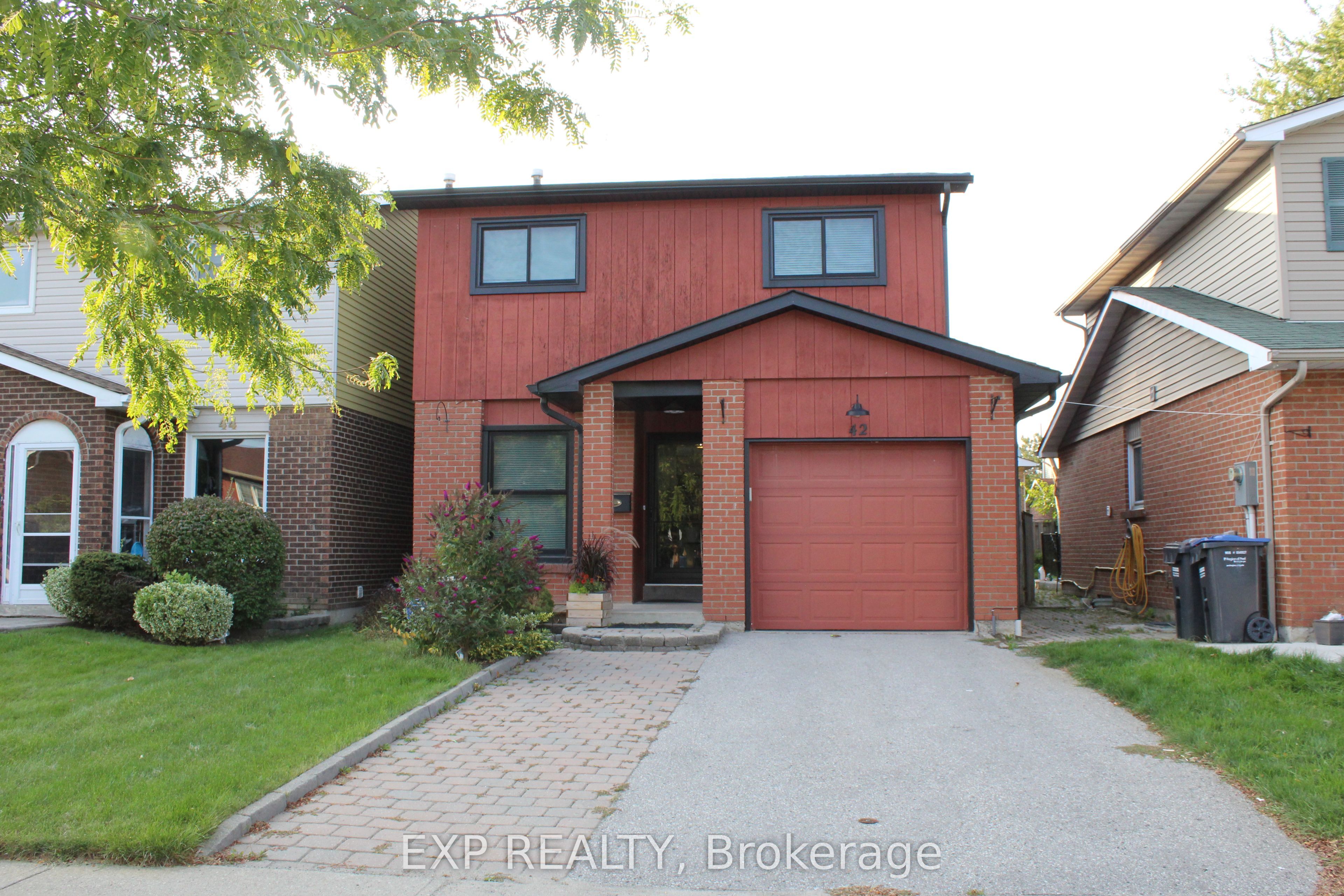 Primary image of 42 Lindridge Avenue, Brampton, ON, L6S 3X1