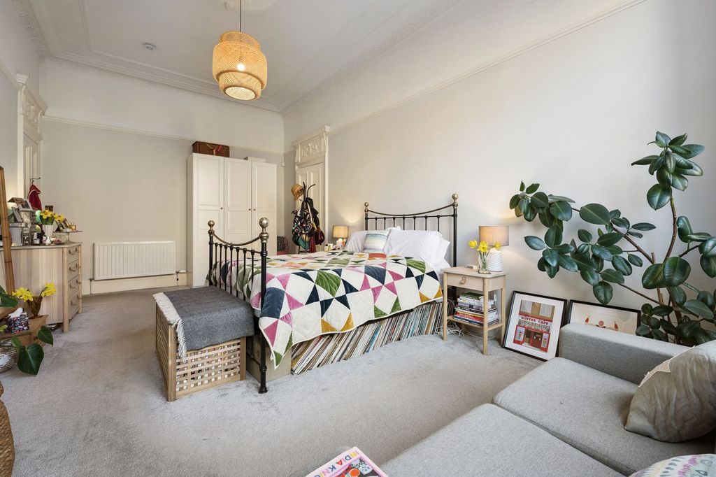 Additional image 12 of 3 bed flat for sale31 Glencairn Drive, Main Door, Pollokshields, Glasgow G41