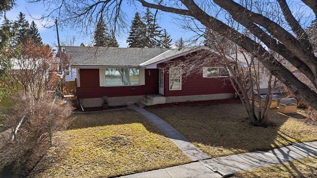 1447 Northmount Drive NW, Calgary, AB, T2L0G7