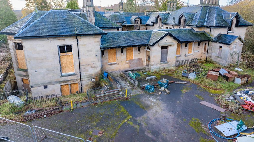 Studio for saleFormer William Simpson's Care Home, Main Street, Old Plean, Stirling FK7 photo 4