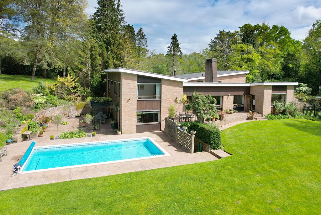 5 bed detached house for saleLower Sandy Down, Boldre, Lymington, Hampshire SO41 photo 2