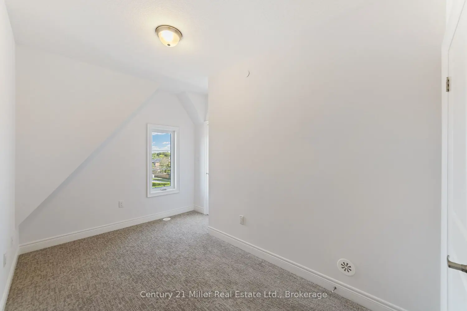 Additional image 11 of 2150 Trafalgar Road 56