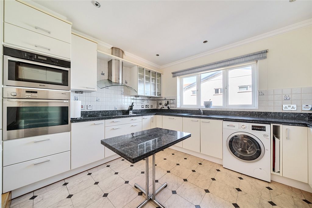 Additional image 4 of 4 bed flat for salePalm Court, 8 Coastguard Road, Budleigh Salterton, Devon EX9